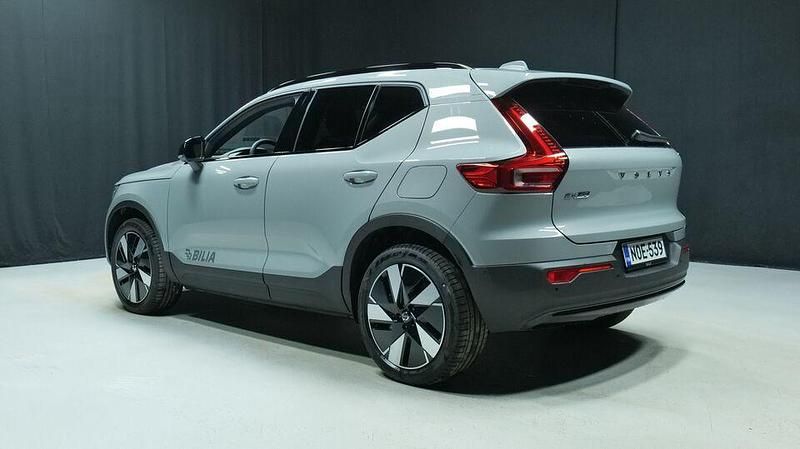 Käytetty Volvo EX40 Plus 185 kW (252 HP) 2025 Harmaa Katumaasturi