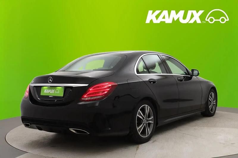 Käytetty Mercedes A180 Business 156 HP (114 kW) 2016 Musta Sedan