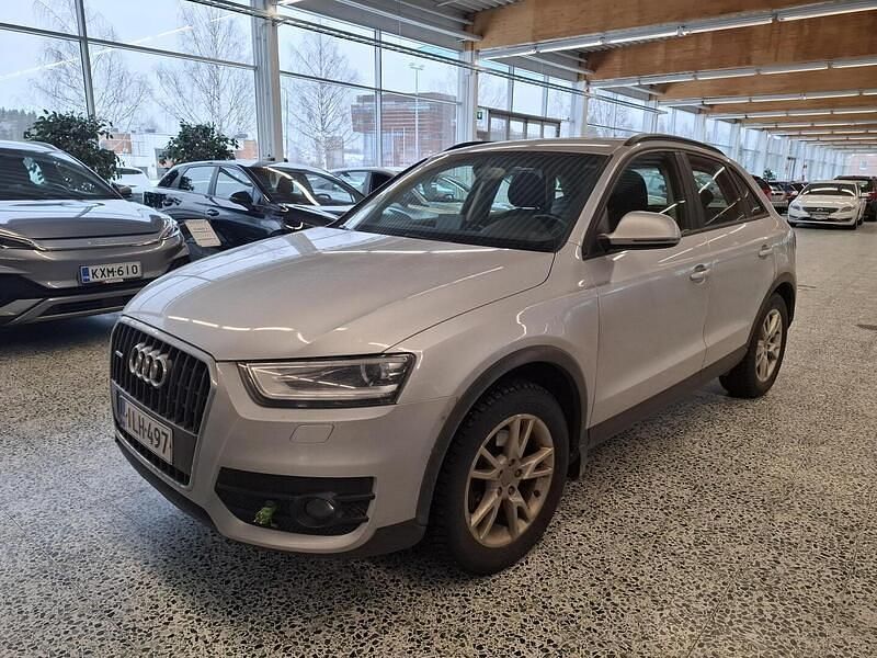 Käytetty Audi Q3 Business 140 HP (102 kW) 2013 Hopea Katumaasturi