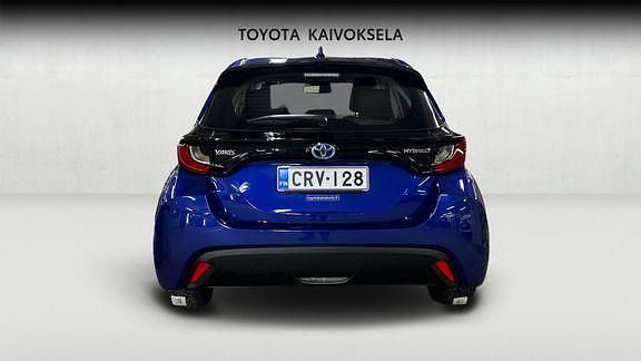 Käytetty Toyota Yaris Active 114 HP (83 kW) 2024 Sininen Viistoperä