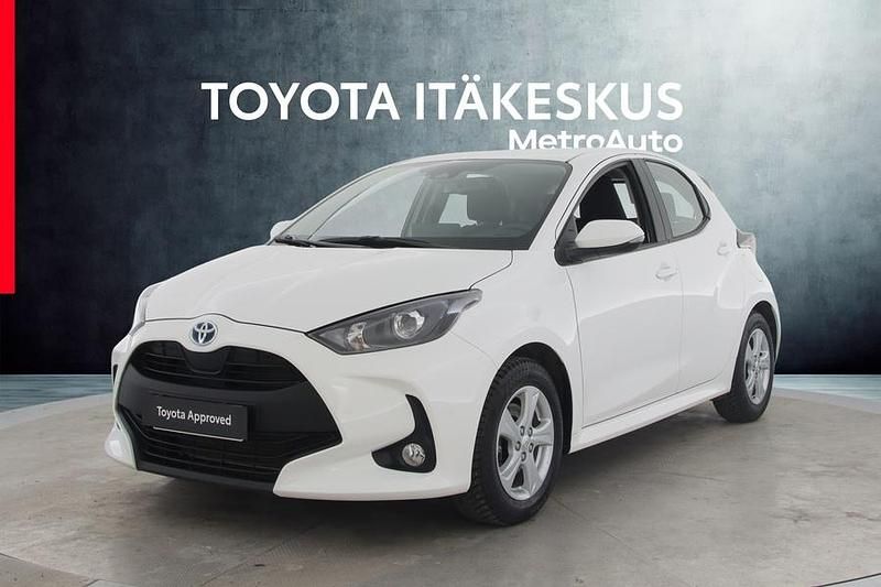 Käytetty Toyota Yaris Hybrid Active 116 HP (85 kW) 2023 Valkoinen Viistoperä