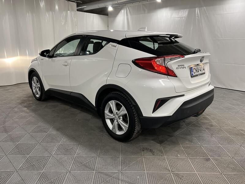 Käytetty Toyota C-HR Active 98 HP (72 kW) 2019 Katumaasturi