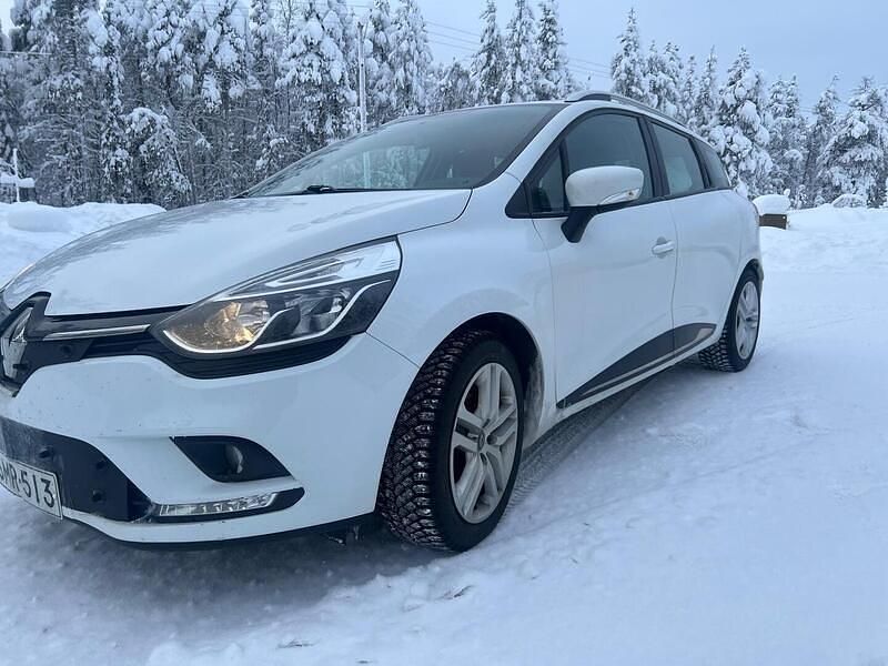 Käytetty Renault Clio GrandTour Zen 90 HP (66 kW) 2017 Farmari