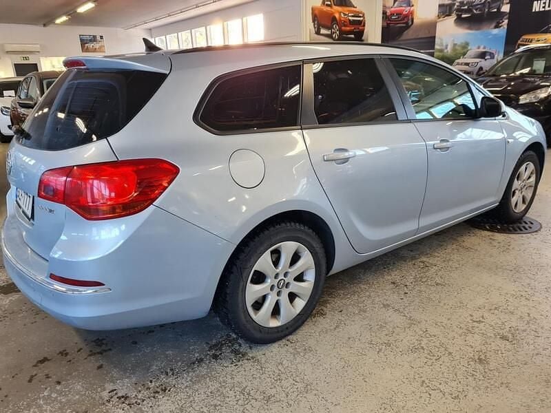 Käytetty Opel Astra Enjoy 120 HP (88 kW) 2014 Hopea Farmari