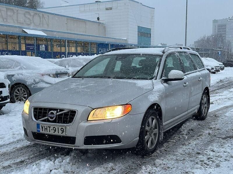 Harmaa Käytetty 2011 Volvo V70 Kinetic Farmari | 13 890 € (Kallis) - Kuva 1/3