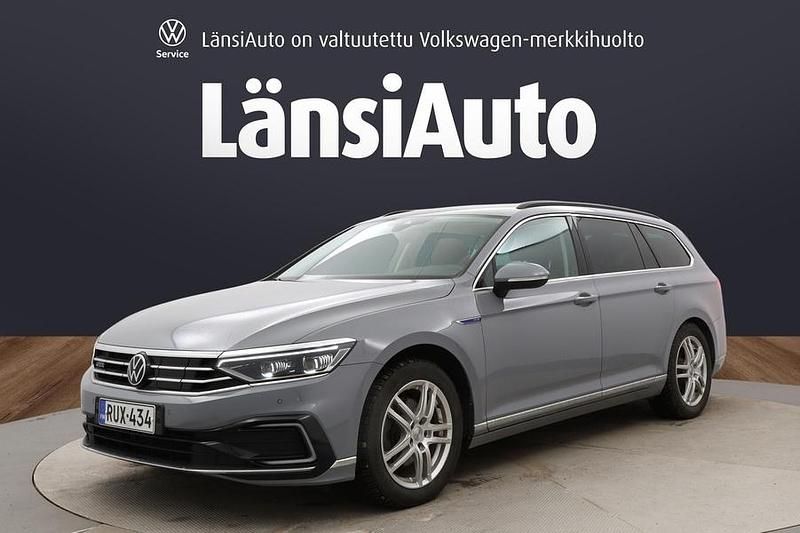 Käytetty 2023 VW Passat Business Farmari | 23 390 € (Hieman kallis) - Kuva 1/1