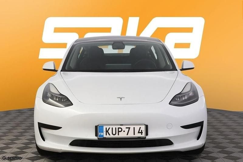 Käytetty Tesla Model 3 Standard Range Plus 239 kW (325 HP) 2021 Sedan