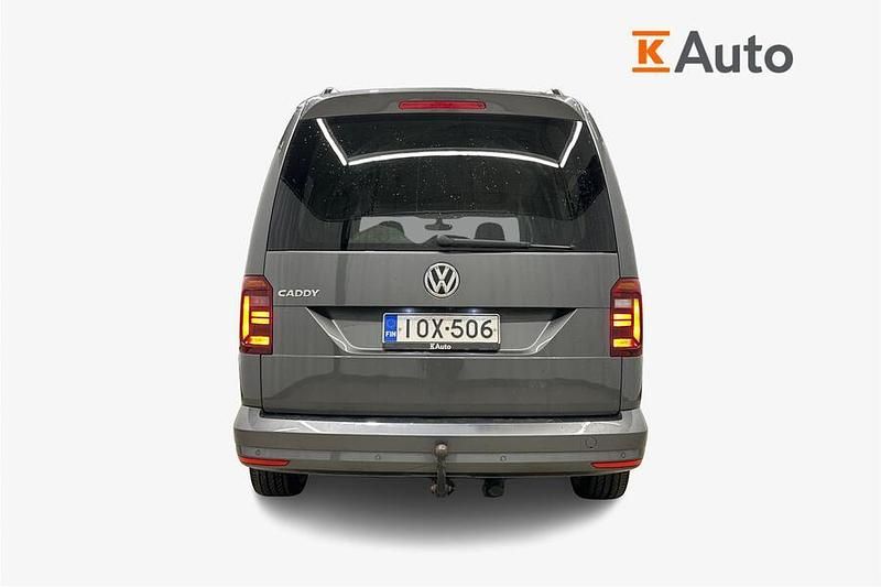 Käytetty VW Caddy Maxi Trendline 102 HP (75 kW) 2020 Harmaa Tila-auto