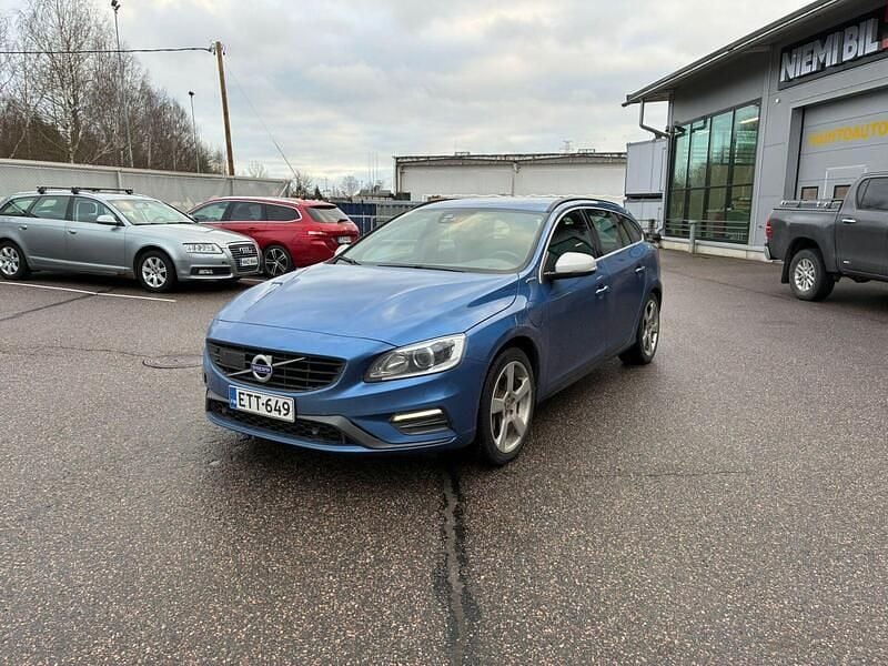 Käytetty 2016 Volvo V60 R-Design Farmari | 15 290 € (Hyvä tarjous) - Kuva 1/3
