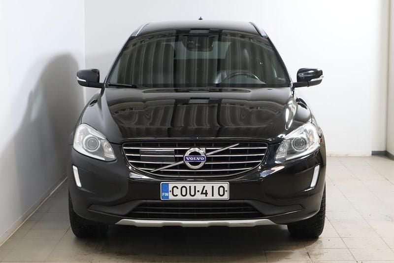 Käytetty Volvo XC60 Standard 190 HP (139 kW) 2017 Musta Katumaasturi