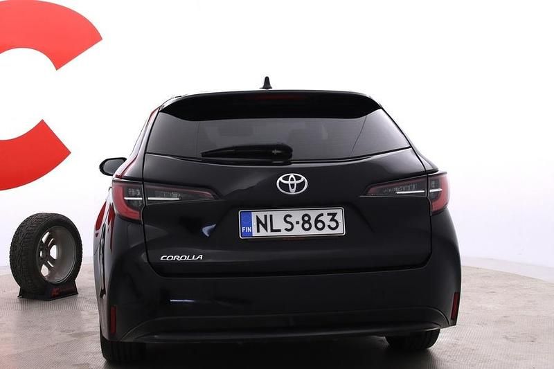 Käytetty Toyota Corolla Edition 116 HP (85 kW) 2019 Musta Farmari