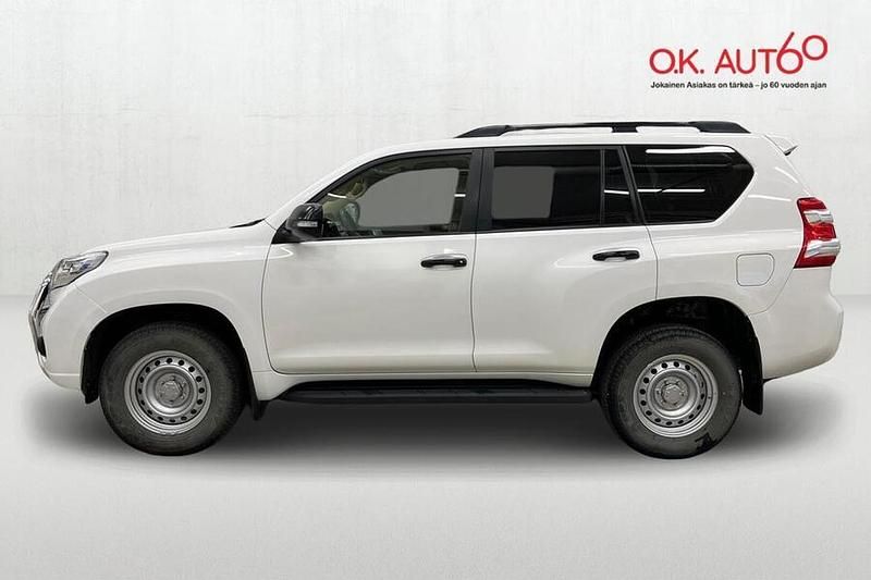 Käytetty Toyota Land Cruiser Life 190 HP (139 kW) 2014 Katumaasturi
