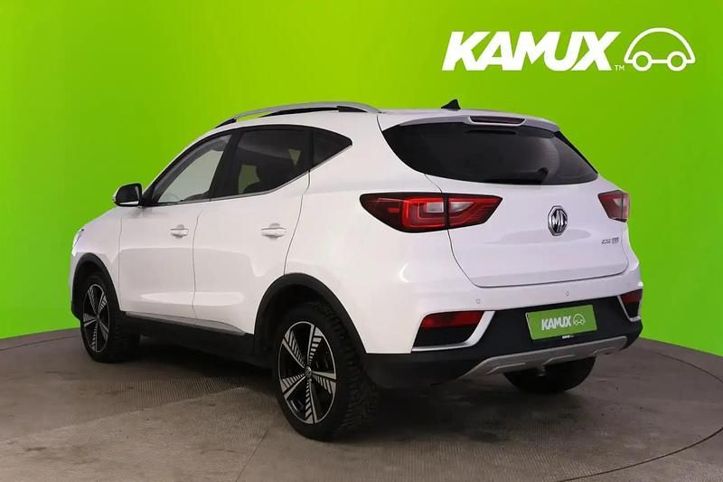 Käytetty MG ZS 105 kW (143 HP) 2021 Valkoinen Sedan