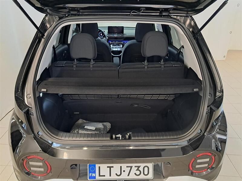 Uusi Hyundai Inster 85 kW (116 HP) 2025 Musta Viistoperä