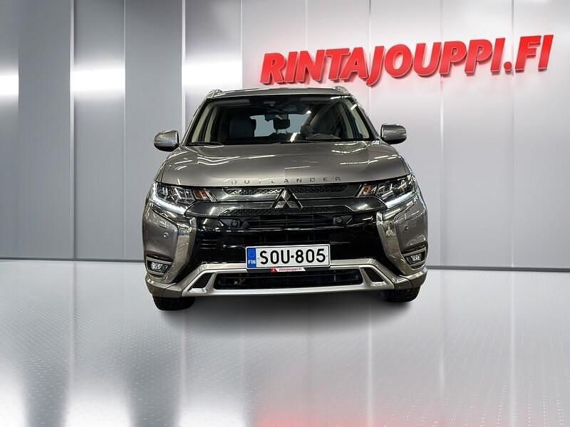 Käytetty Mitsubishi Outlander P-HEV Instyle 135 HP (99 kW) 2019 Katumaasturi