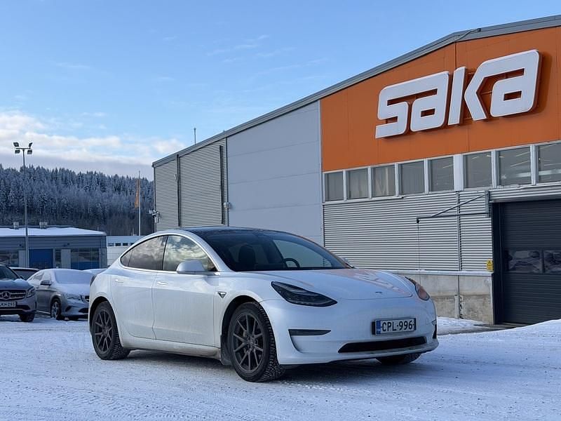 Käytetty Tesla Model 3 324 kW (441 HP) 2020 Sedan