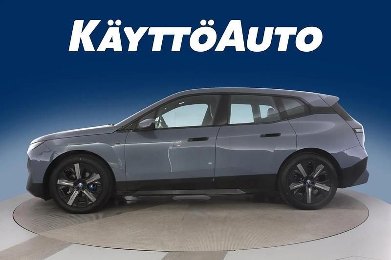 Käytetty BMW iX Comfort Edition 455 kW (619 HP) 2023 Harmaa Katumaasturi