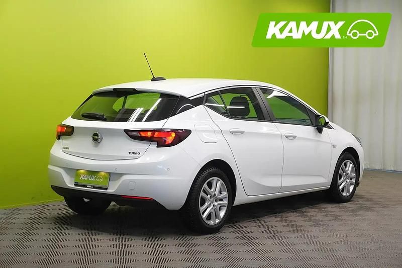 Käytetty Opel Astra Enjoy 150 HP (110 kW) 2017 Valkoinen Sedan