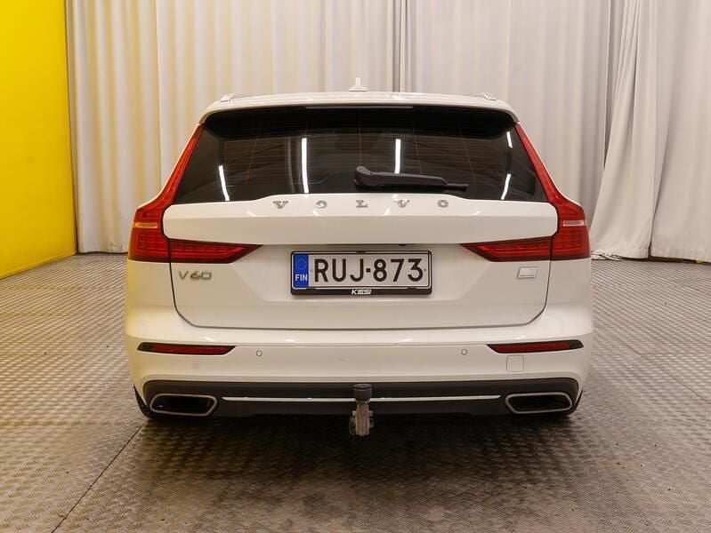Käytetty Volvo V60 Inscription 303 HP (222 kW) 2020 Farmari