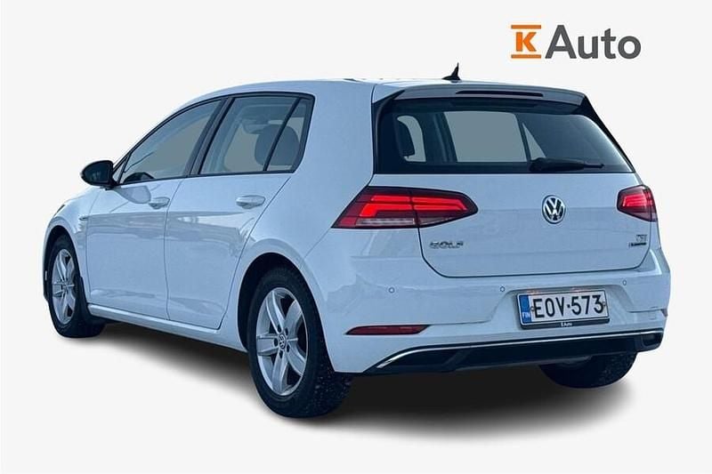 Käytetty VW Golf VII Comfortline 131 HP (96 kW) 2018 Valkoinen Viistoperä