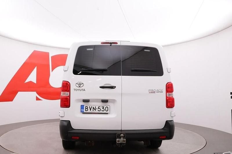 Käytetty Toyota Proace 122 HP (89 kW) 2019 Valkoinen Tila-auto