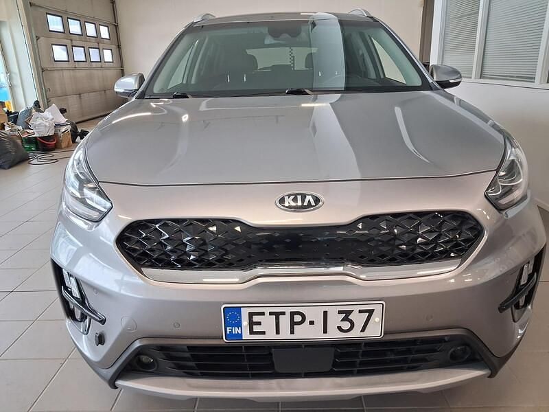 Käytetty Kia Niro EX 140 HP (102 kW) 2021 Harmaa Katumaasturi