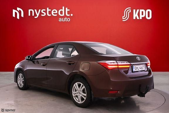 Käytetty Toyota Corolla Active 132 HP (97 kW) 2016 Ruskea (beige) Sedan