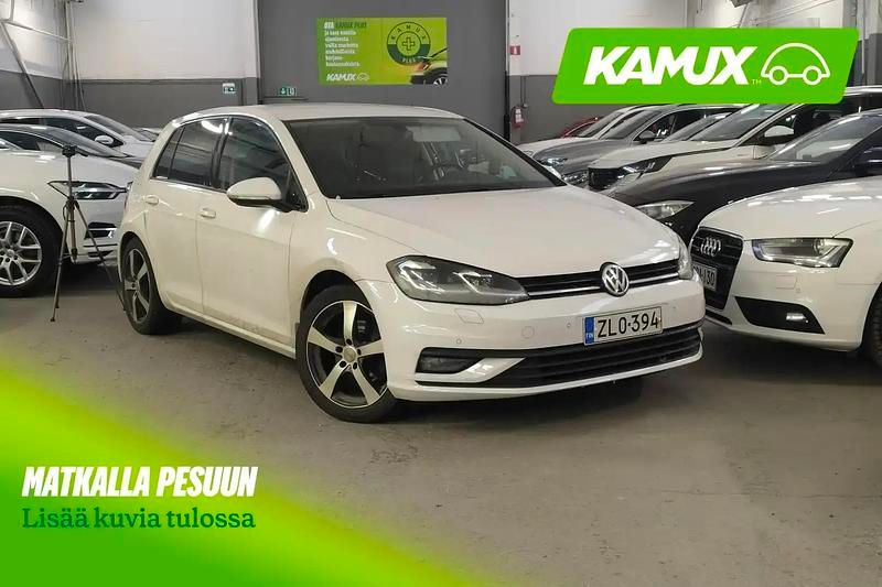 Käytetty VW Golf VII 125 HP (91 kW) 2017 Valkoinen Sedan