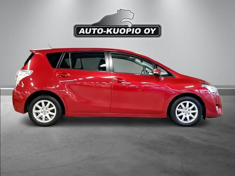 Käytetty Toyota Verso Multidrive S 147 HP (108 kW) 2013 Punainen Tila-auto