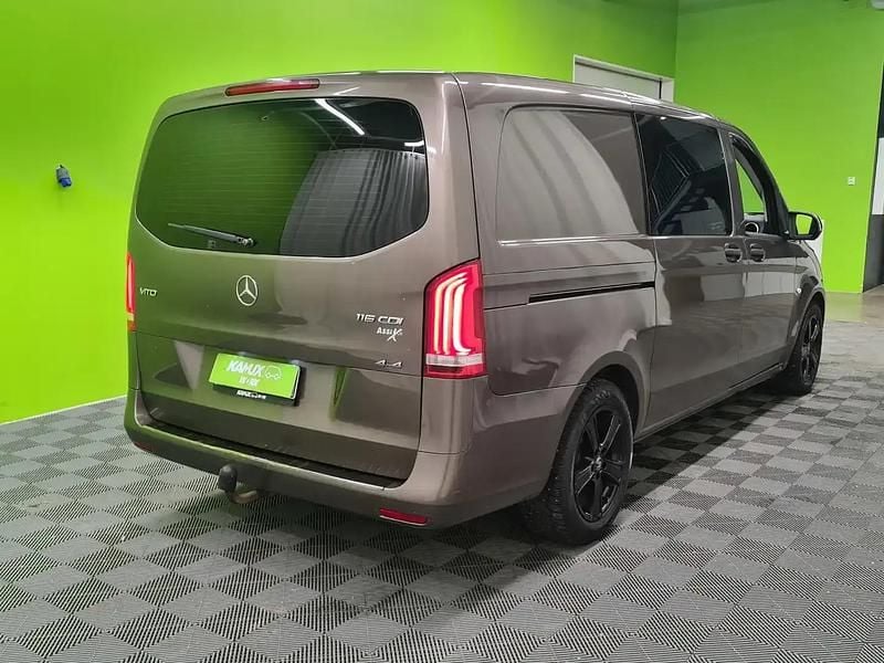 Käytetty Mercedes Vito 163 HP (119 kW) 2017 Hopea / harmaa Van