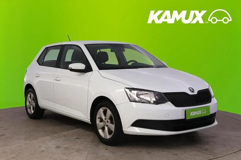 Valkoinen Käytetty 2015 Skoda Fabia Active Sedan | 7 890 € (Hieman kallis) - Kuva 1/4