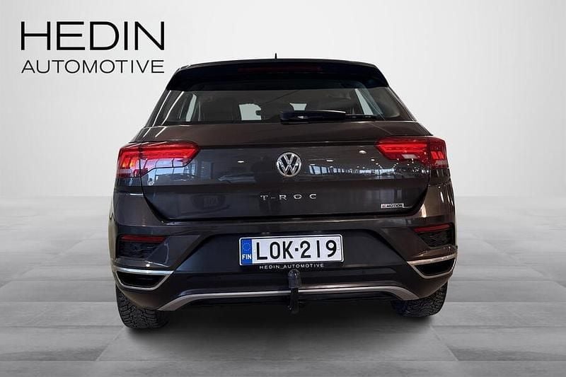 Käytetty VW T-Roc Style 150 HP (110 kW) 2018 Ruskea Katumaasturi