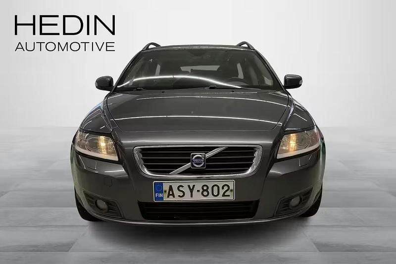 Käytetty Volvo V50 Drive Kinetic 109 HP (80 kW) 2009 Harmaa Farmari