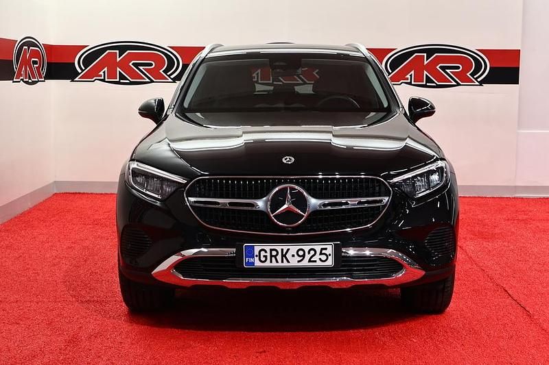 Käytetty Mercedes GLC400d Advanced 252 HP (185 kW) 2023 Musta Farmari