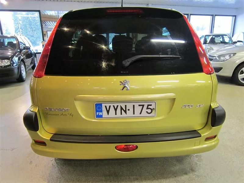Käytetty Peugeot 206 90 HP (66 kW) 2002 Keltainen Farmari
