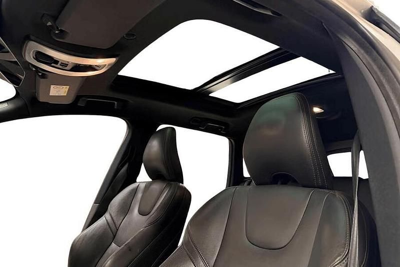 Käytetty Volvo XC60 Summum 190 HP (139 kW) 2016 Katumaasturi