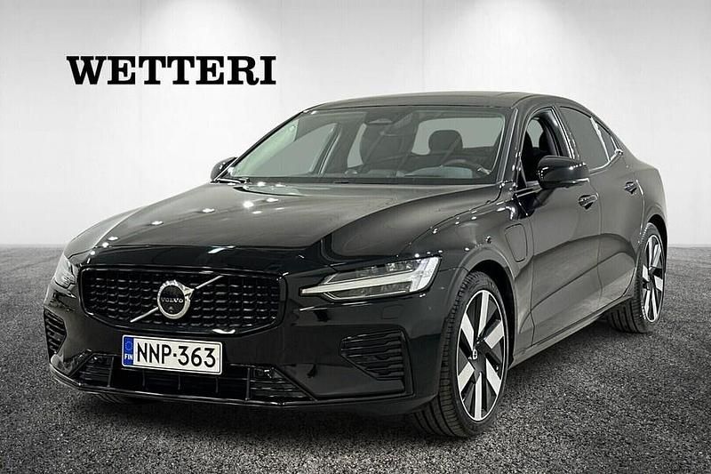 Musta Käytetty 2024 Volvo S60 Performance Sedan | 50 900 € (Kallis) - Kuva 1/4