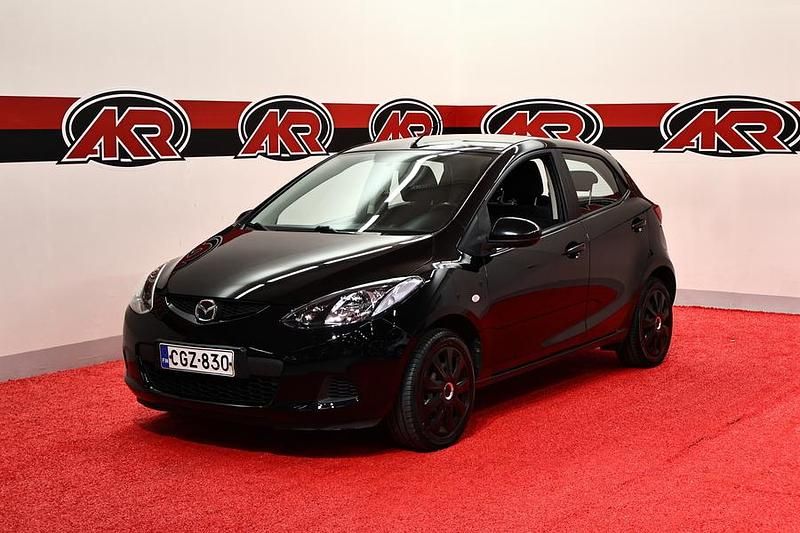 Käytetty Mazda 2 75 HP (55 kW) 2010 Musta Viistoperä