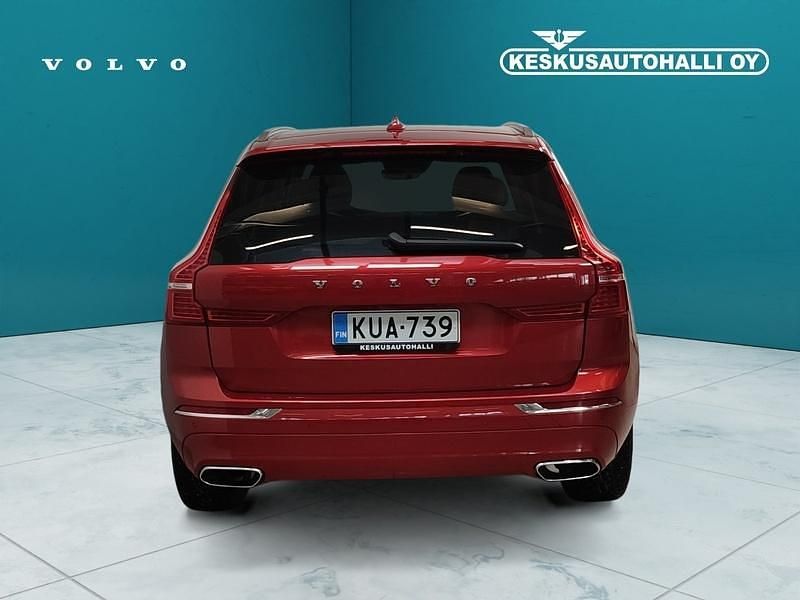 Käytetty Volvo XC60 Inscription 340 HP (250 kW) 2021 Punainen Katumaasturi