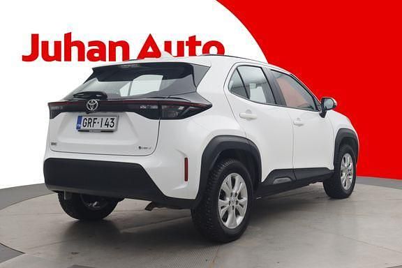 Käytetty Toyota Yaris Cross Active 114 HP (83 kW) 2024 Valkoinen Katumaasturi