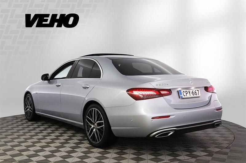 Käytetty Mercedes E300 Avantgarde 211 HP (155 kW) 2020 Hopea Sedan