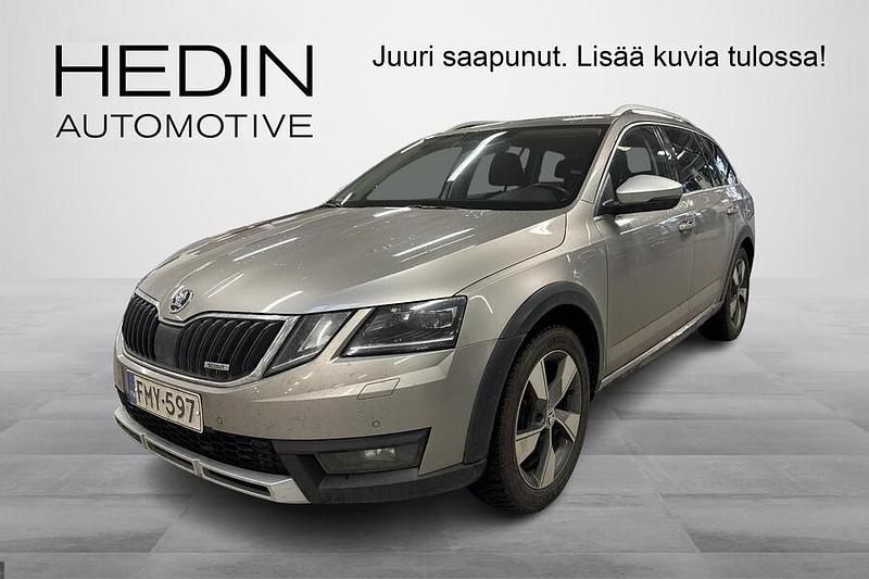 Ruskea Käytetty 2018 Skoda Octavia Farmari | 19 600 € (Perustarjous) - Kuva 1/4