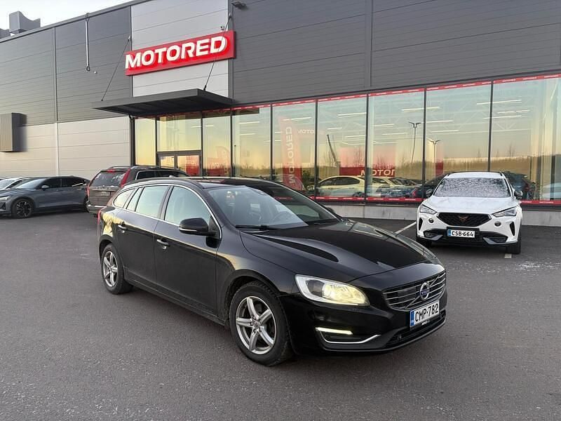 Käytetty 2015 Volvo V60 Momentum Farmari | 14 990 € (Perustarjous) - Kuva 1/4