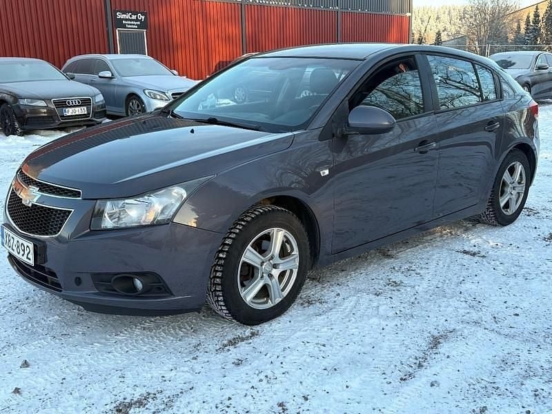 Käytetty Chevrolet Cruze LT 124 HP (91 kW) 2012 Viistoperä