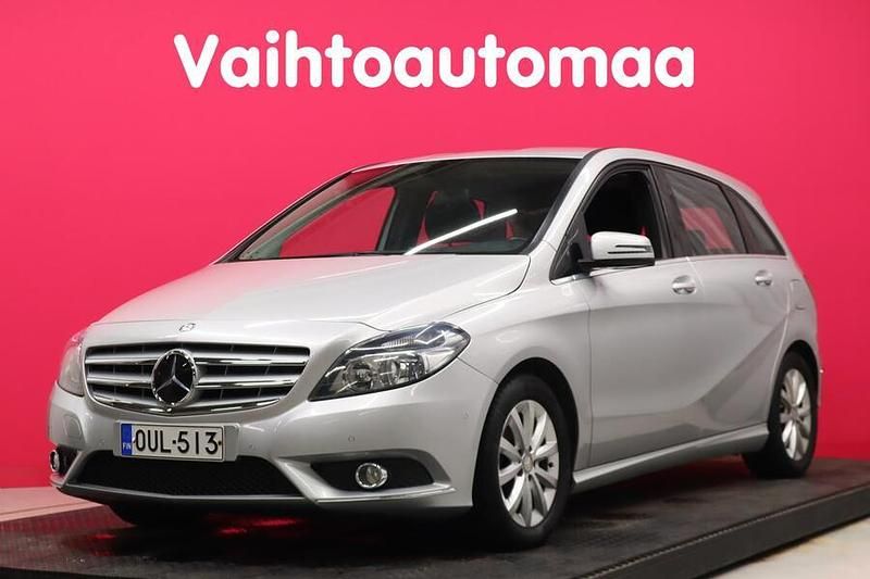 Käytetty Mercedes B180 Business 122 HP (89 kW) 2013 Tila-auto