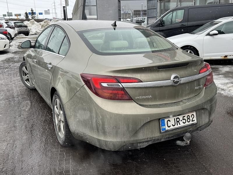 Käytetty Opel Insignia Edition 163 HP (119 kW) 2015 Ruskea Sedan