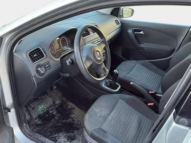 Käytetty VW Polo Comfortline 90 HP (66 kW) 2011 Viistoperä