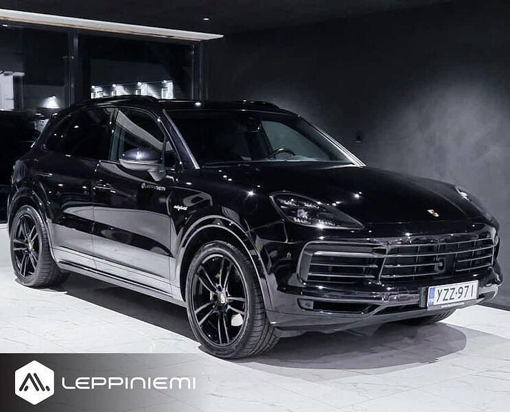 Käytetty 2018 Porsche Cayenne Black Edition Katumaasturi | 59 880 € - Kuva 1/4