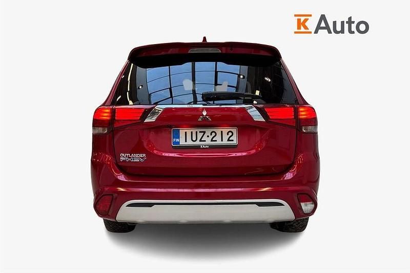 Käytetty Mitsubishi Outlander P-HEV Active 135 HP (99 kW) 2021 Punainen Katumaasturi