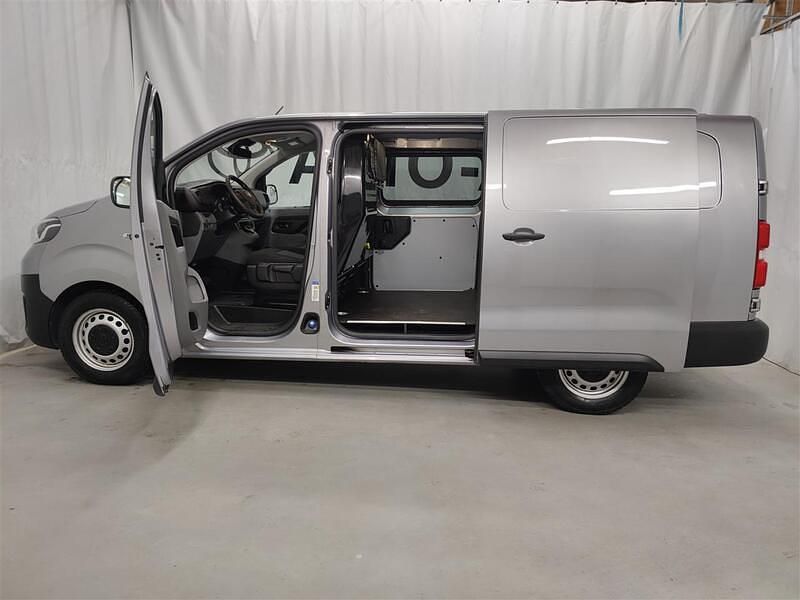 Käytetty Toyota Proace Edition 144 HP (105 kW) 2022 Met. hopea Tila-auto